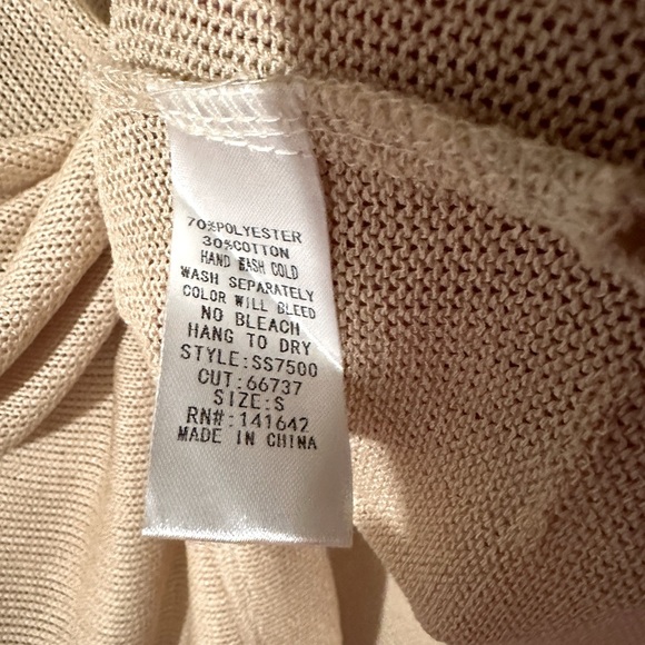 Women’s light tan knit top, size small - Picture 4 of 8